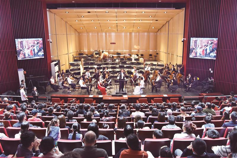 无锡交响乐团向观众公开排练